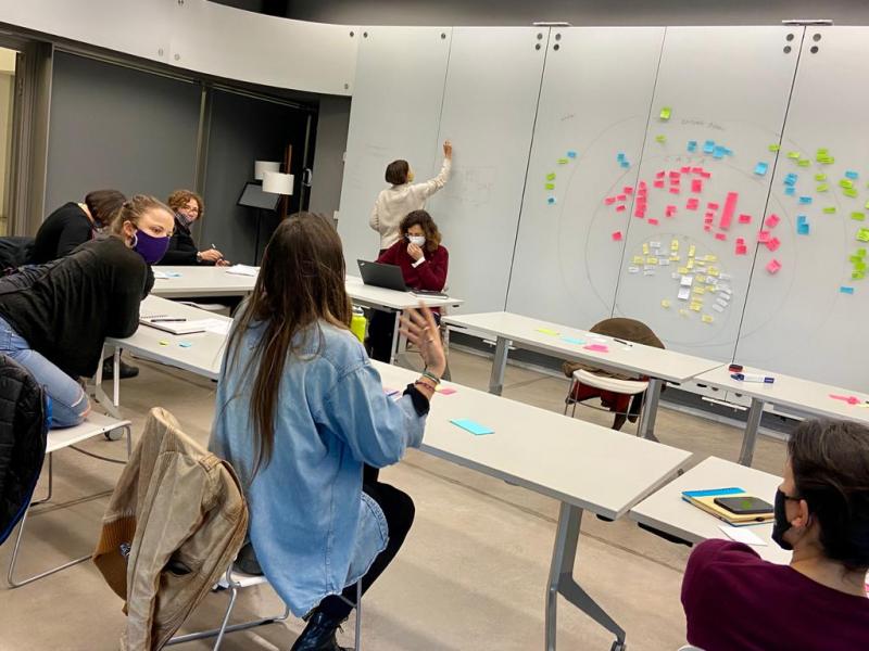 Sessió de treball de DAMEs. Foto: Anna Achón Sessió de treball de DAMEs. Foto: Anna Achón